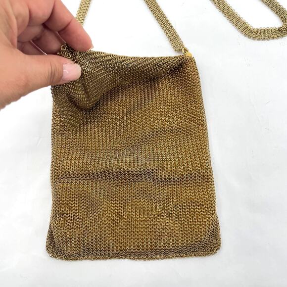 Whiting & Davis by Leo Narducci Vintage 1960 Mesh Gold Color Shoulder Bag - Picture 3 of 11